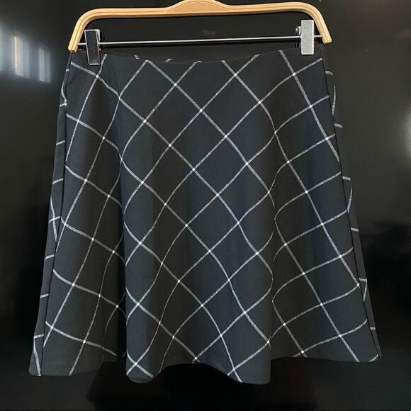 NWT LOFT Soft Knit Windowpane Plaid Flippy Skirt, Size SP - Picture 2 of 6